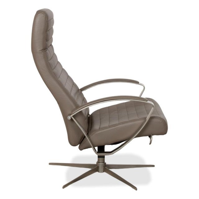 Wing Armchair in Leather from BoConcept For Sale - Image 13 of 16