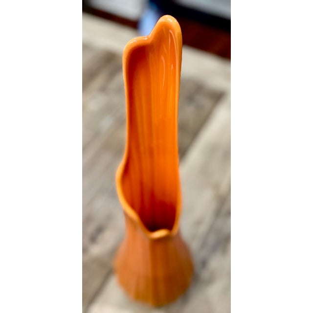 Mid-Century Modern Vintage Le Smith Bittersweet Ribbed Swung Vase - 24"h - Great Mouth For Sale - Image 3 of 8