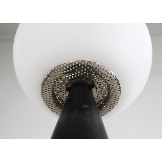 Fontana Arte Bilia Table Lamp in Black Metal and Opaline Glass by Gio Ponti for Fontana Arte, 1970s For Sale - Image 4 of 5