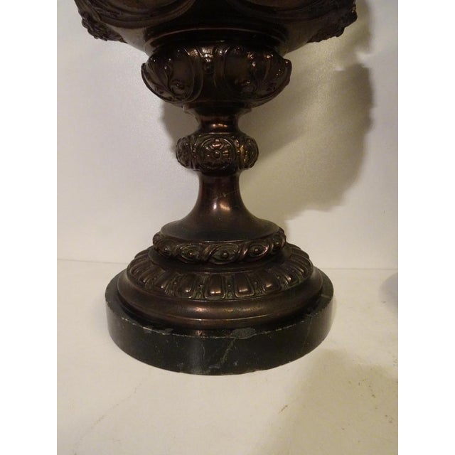 1980s 19th Century French Bronze & Cast Iron Medici Vases on Marble Bases, 1980s, Set of 2 For Sale - Image 5 of 16