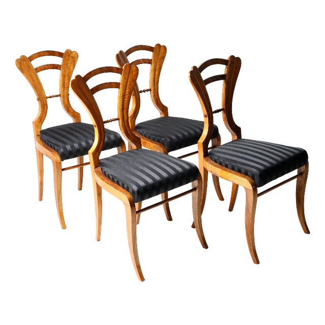 Viennese Biedermeier Chairs in Walnut, 1840s, Set of 4 For Sale