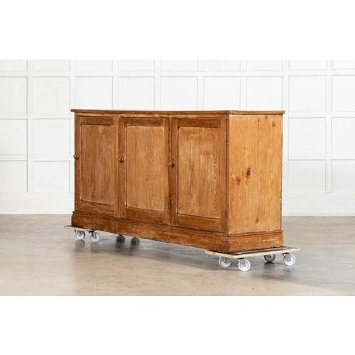 Late 19th Century 19th Century English Pine Dresser Base, 1880s For Sale - Image 5 of 15