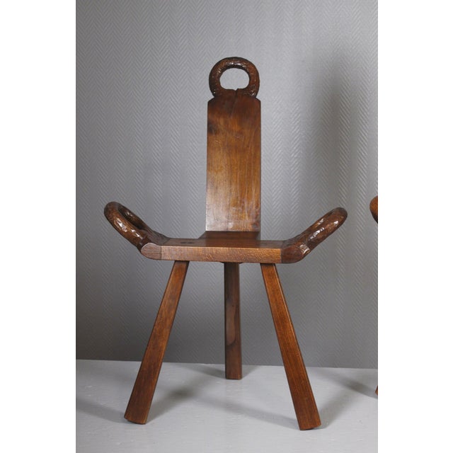 Mid-Century Modern Brutalist Tripod Chairs with Hand Carved Details, 1950s, Set of 2 For Sale - Image 4 of 17