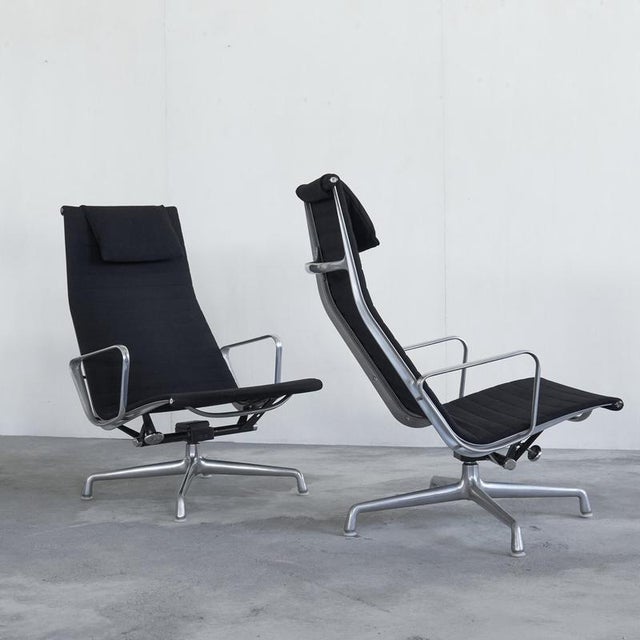 EA322 Swivel Lounge Chairs by Charles and Ray Eames for Herman Miller, 1984, Set of 2 For Sale - Image 3 of 14