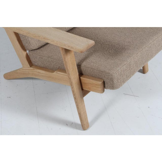 Lounge Chair Model 290 in Oak attributed to Hans J. Wegner for Getama, Denmark, 1970s For Sale - Image 4 of 7