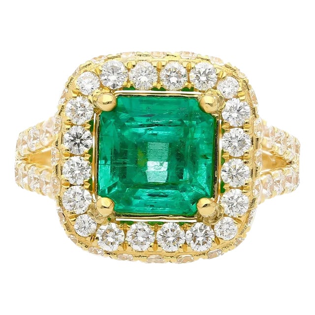 Grs Certified 2.66 Carat Minor Oil Colombian Emerald and Diamond Pave Ring For Sale