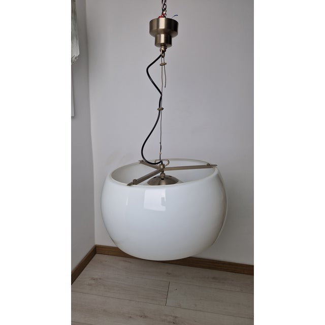 Large Omega Burnished Chandelier in Opaline Glass by Vico Magistretti for Artemide, 1960s For Sale - Image 9 of 9