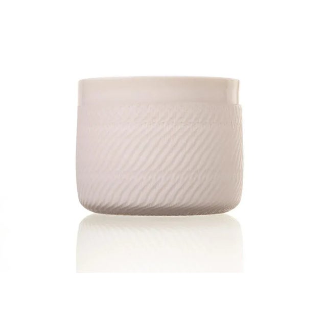 Set of 4 Helice cup by Studio Cúze Dimensions: W 8 x H 6.5 cm Materials: ceramic The Helice cup has a very fine, handmade...