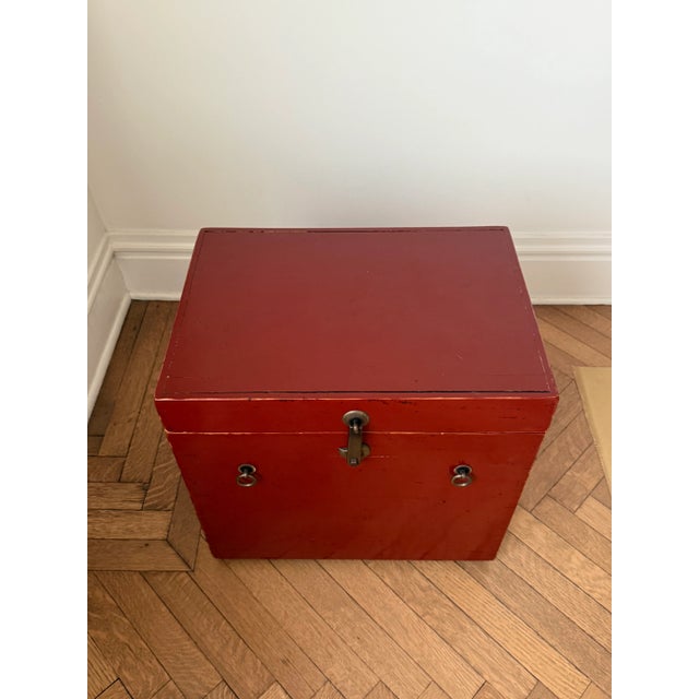 Asian 1960s Asian-Inspired Vintage Red Lacquered Storage Chest For Sale - Image 3 of 8