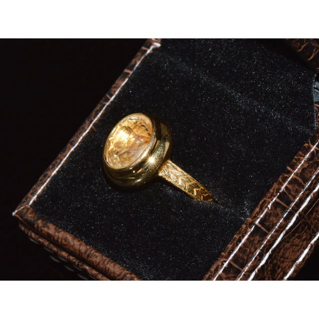 GIA Certified Natural 8.40cts Ceylon Yellow Sapphire 18K Solid Gold Bezel Dome Engraved Ring, size 7.75 For Sale In Dallas - Image 6 of 10