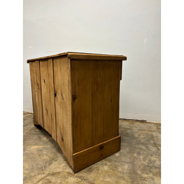 19th Century English Pine Chest of Drawers For Sale In Naples, FL - Image 6 of 7