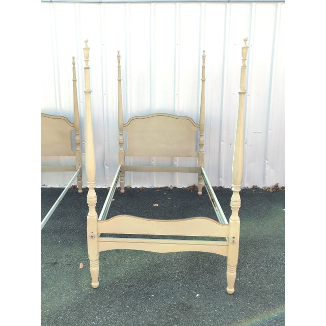 Cream Mid 20th Century Vintage French Provincial Urn Poster Twin Size Beds, a Pair For Sale - Image 8 of 9