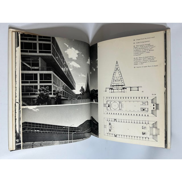 1970s Illustrated Small Quarto, Christopher Woodward's Skidmore, Owings & Merrill - 1 Book For Sale - Image 9 of 14