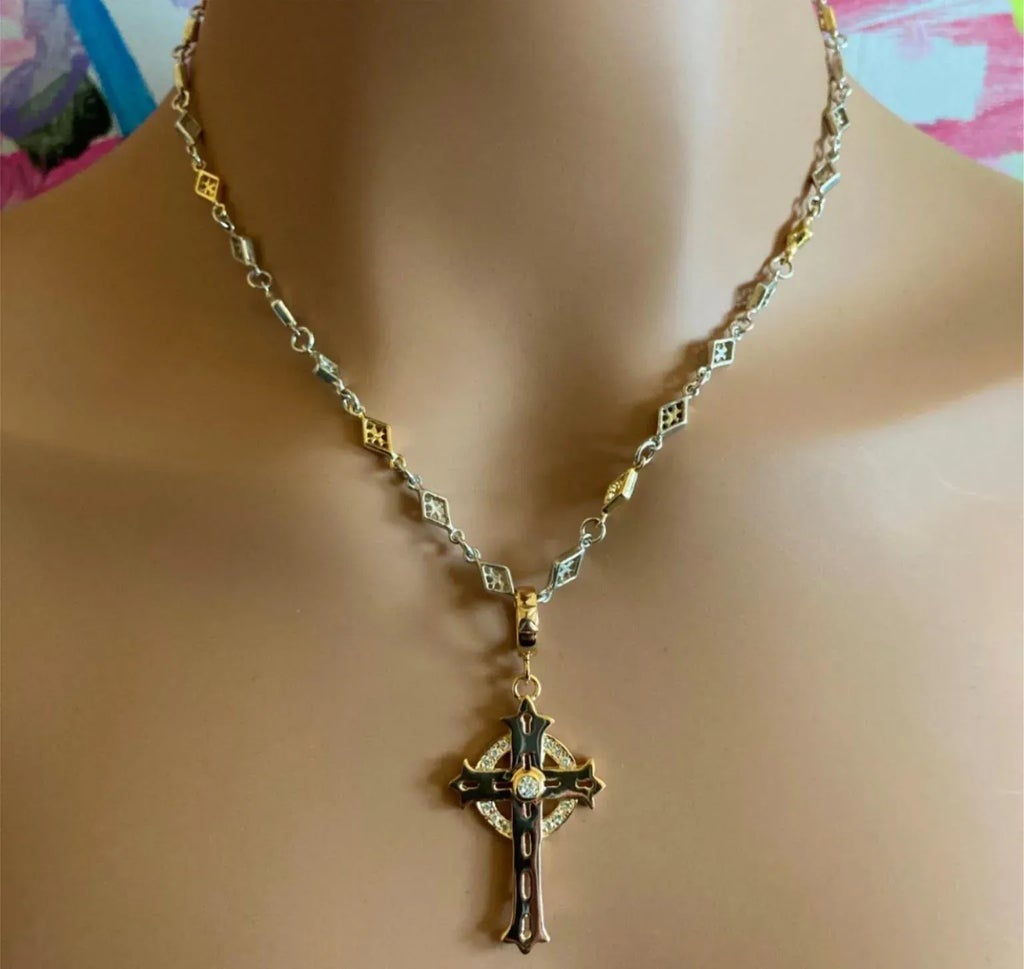 GOショップ様　Loree Rodkin ネックレス クロー Loree Rodkin 18k Yellow Gold + Silver Cross Diamond Necklace