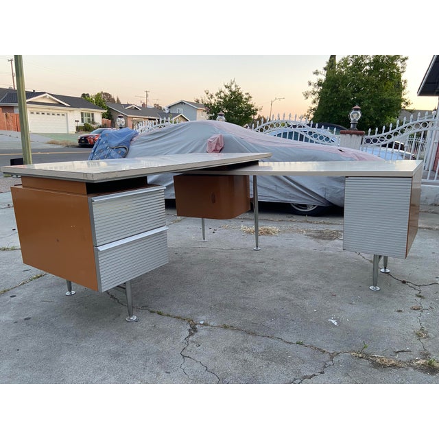 Metal Vintage Mid Century Modern Aluminum Gordon Bunshaft Style Retro Modernist Desk. Unmarked For Sale - Image 7 of 12