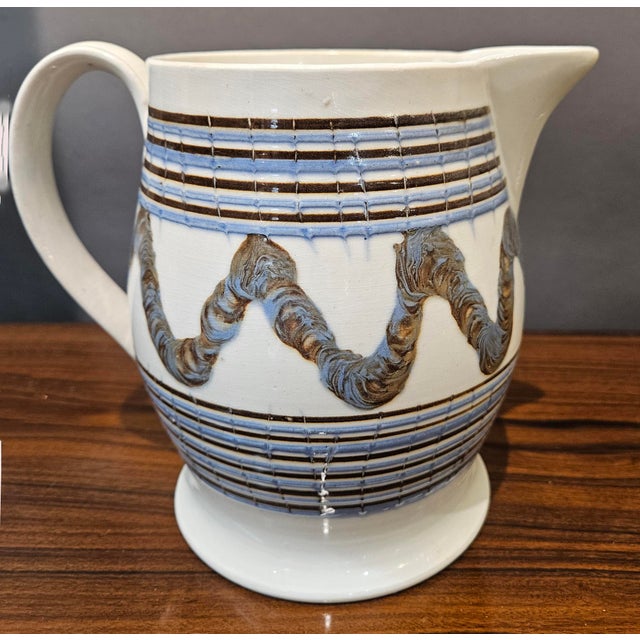 Early 19th Century English Mocha Pottery Creamware Earthworm Jug For Sale - Image 5 of 10