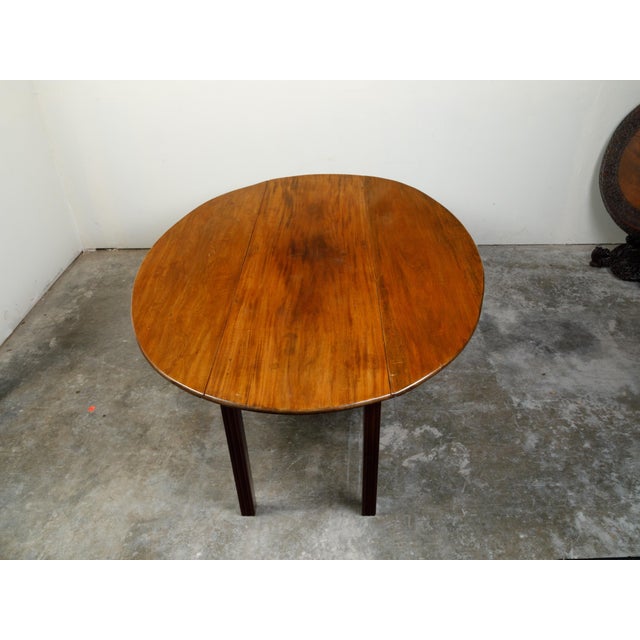 Brown 19th Century English Walnut Drop-Leaf Table with Oval Top and Straight Legs For Sale - Image 8 of 12