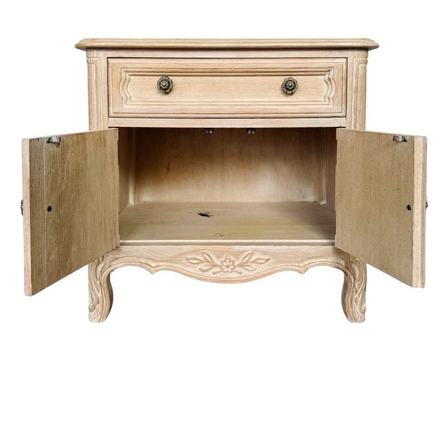 1970s 1970s Drexel French Provincial Cabernet Blanc Nightstands or End Tables - A Pair For Sale - Image 5 of 18