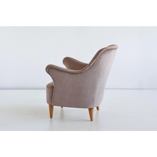 Brown Swedish Taupe Velvet and Elm Armchair by Elsa Gullberg, 1930s For Sale - Image 8 of 12