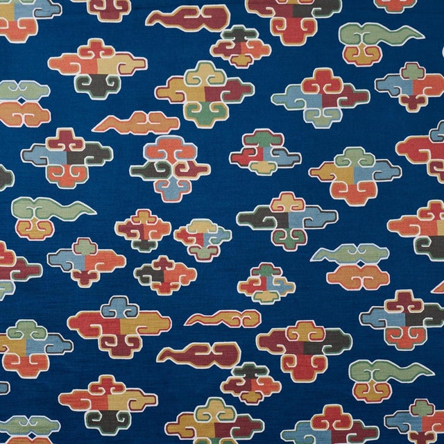 Schumacher In Dreams Velvet Fabric In Midnight For Sale In New York - Image 6 of 6