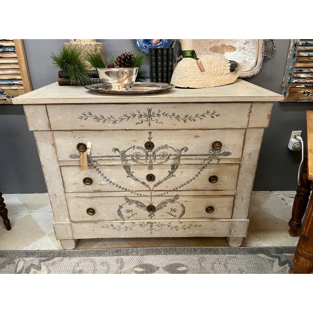 Early 20th Century Antique Hand Painted French Chest of Drawers For Sale In Dallas - Image 6 of 13