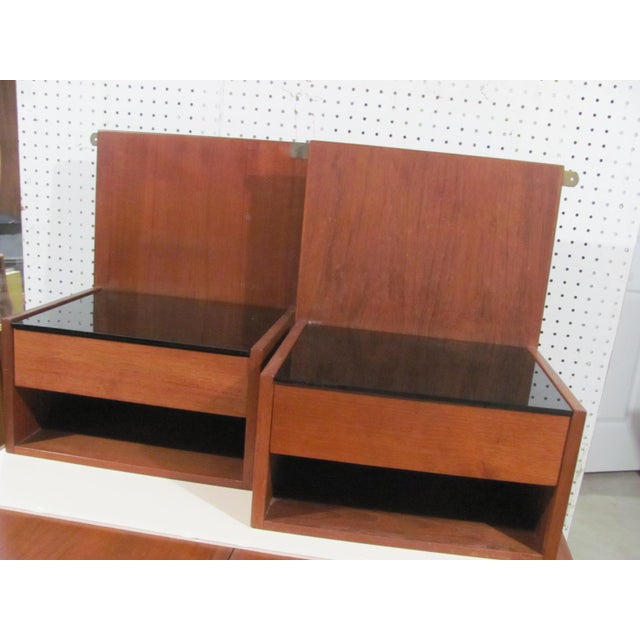 Hans J. Wegner for Getama Floating Nightstand in Teak Glass & Brass 1960s Signed For Sale - Image 13 of 13