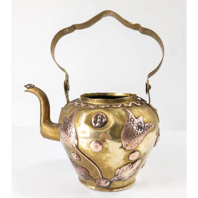 We are selling this gorgeous and odd English or American Folk Art Naive Arts and Crafts style teapot. The teapot has tulip...