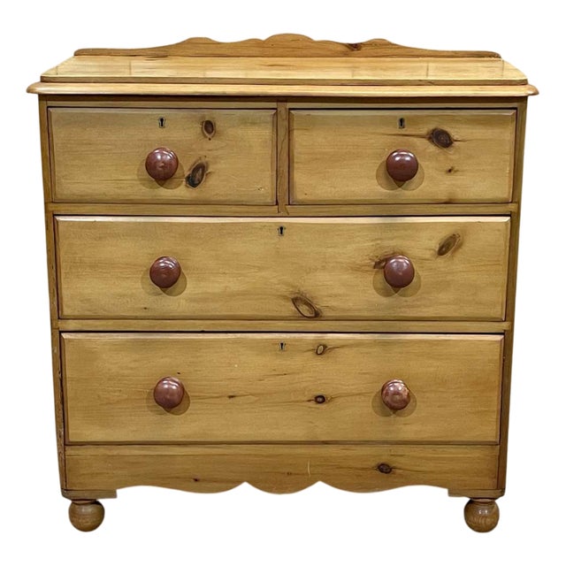 English Chest of Drawers in Fir For Sale