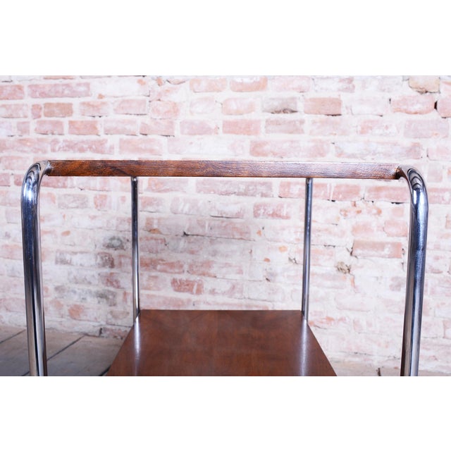 Metal Bauhaus Side Table in Walnut by Hynek Gottwald For Sale - Image 7 of 12