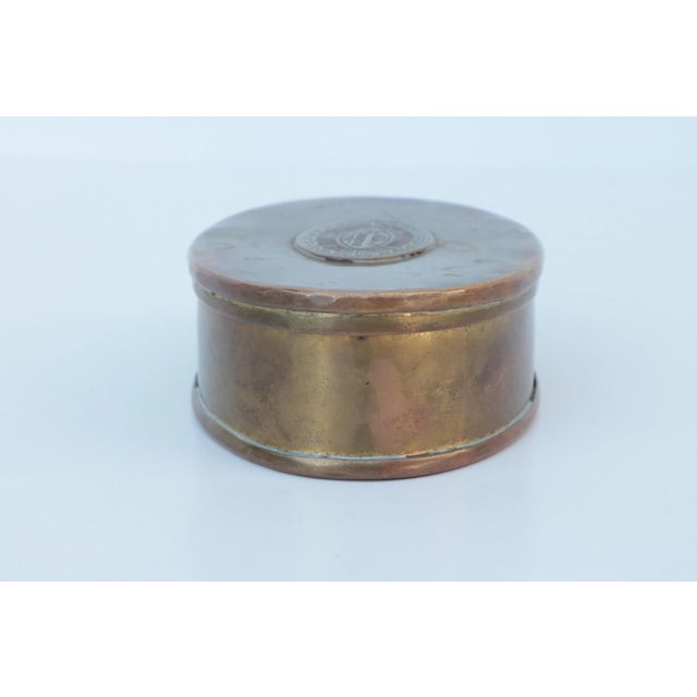 Mottahedeh Mottahedeh G. Mills Tunbridge 1780 Reproduction Snuff Box For Sale - Image 4 of 7