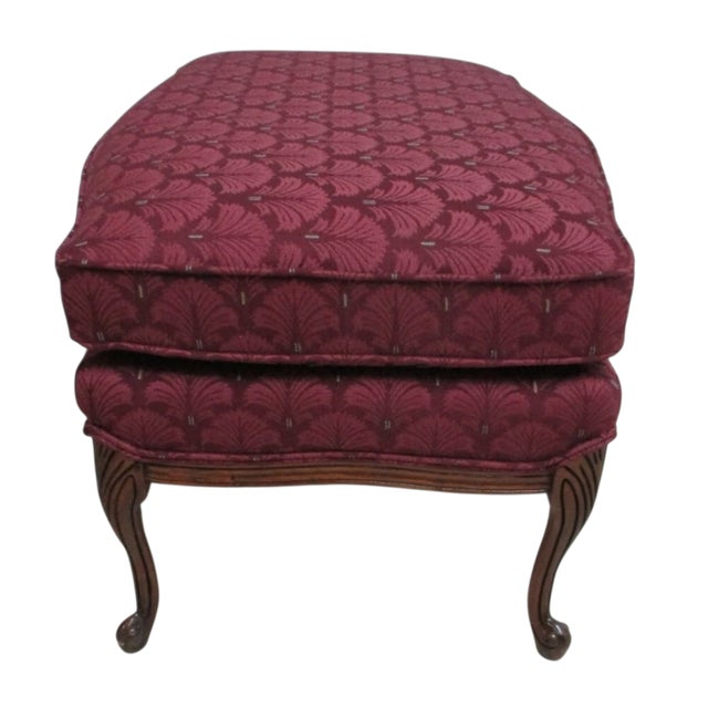 1980s Hickory White French Country Carved Living Room Foot Stool Ottoman A For Sale - Image 10 of 11