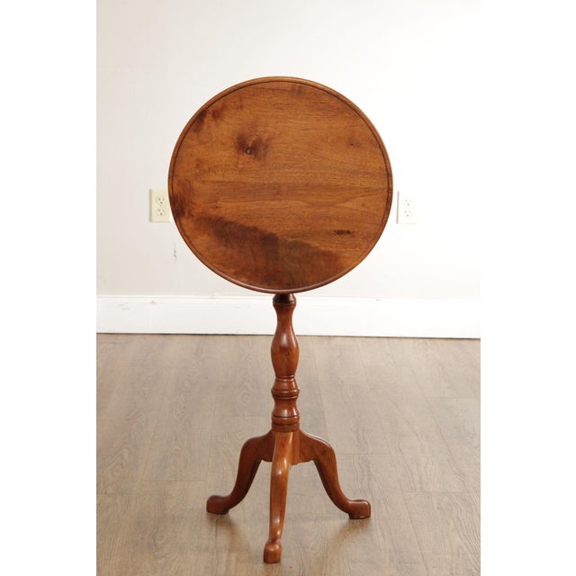 Bench Made Queen Anne Style Walnut Tilt-Top Table For Sale In Philadelphia - Image 6 of 12