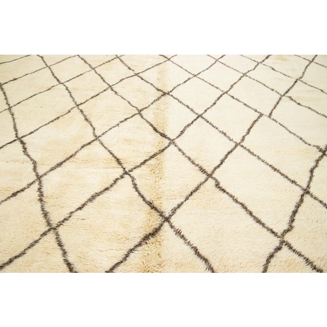 Ivory Contemporary Moroccan Style Oversize Wool Rug With Geometric Design For Sale - Image 9 of 10
