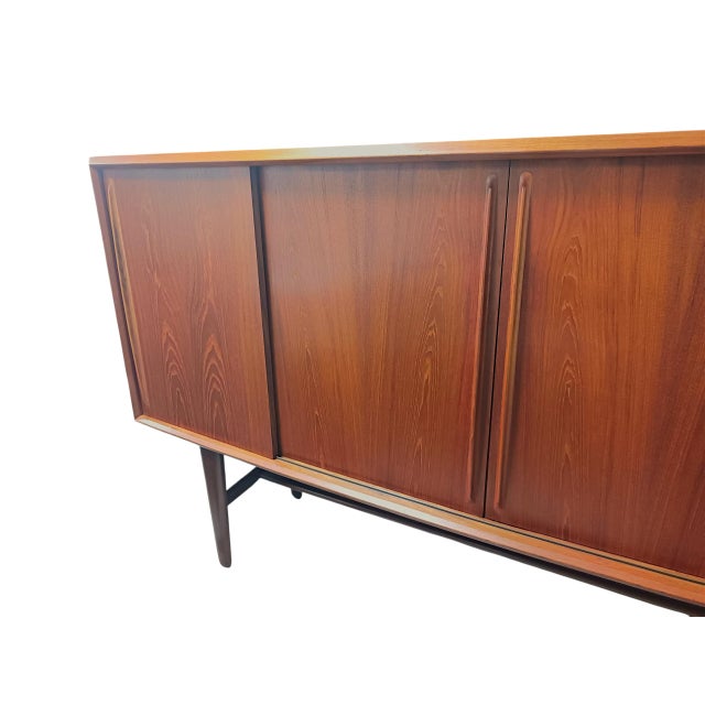 Mid-Century Danish Teak Low Sideboard by Svend Åge Madsen for H.P. Hansen, 1960s For Sale - Image 6 of 12