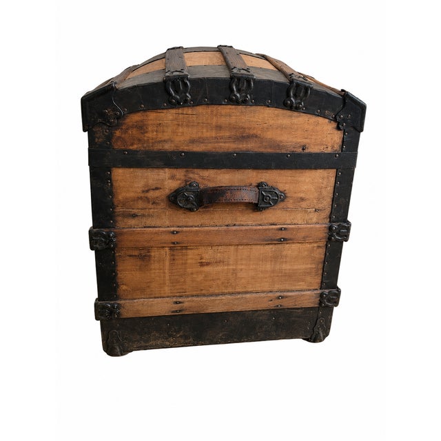 Late 19th Century Antique Victorian Dome Top Steamer Trunk For Sale - Image 4 of 5