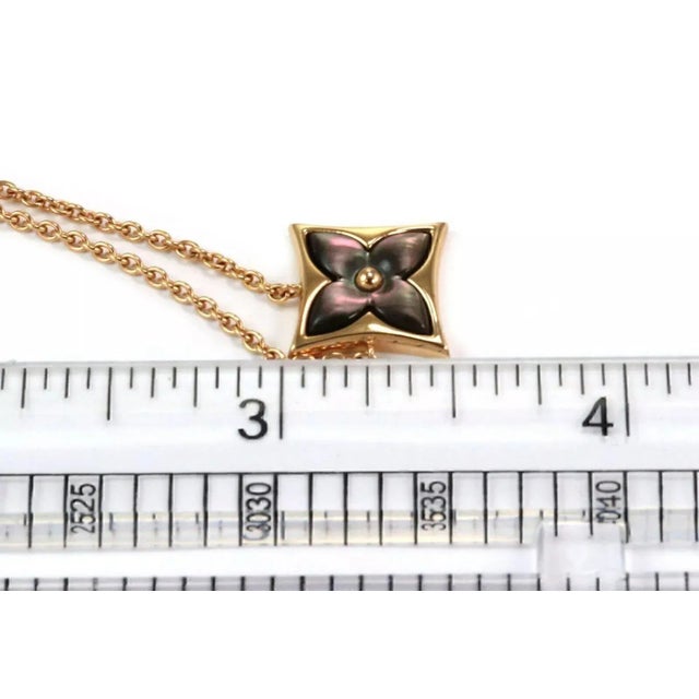 Late 20th Century Louis Vuitton Blossom Mother of Pearl 18k Pink Gold Monogram Pendant Necklace For Sale - Image 5 of 6
