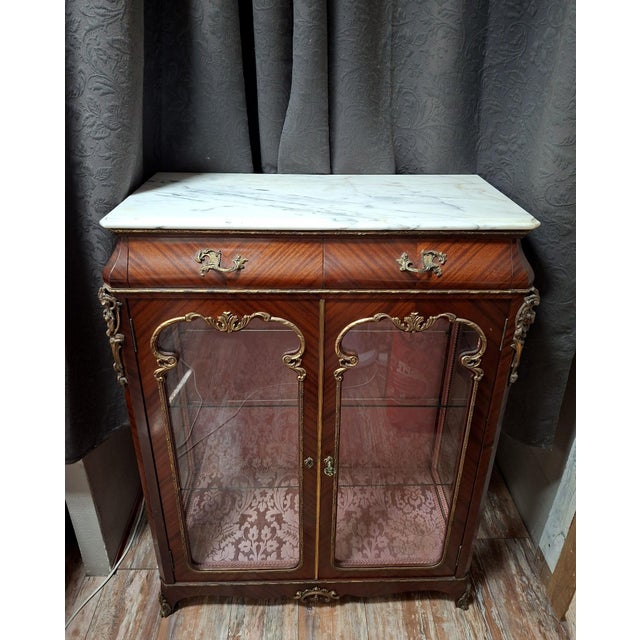 Napoleon III Display Case in Mahogany For Sale - Image 4 of 6