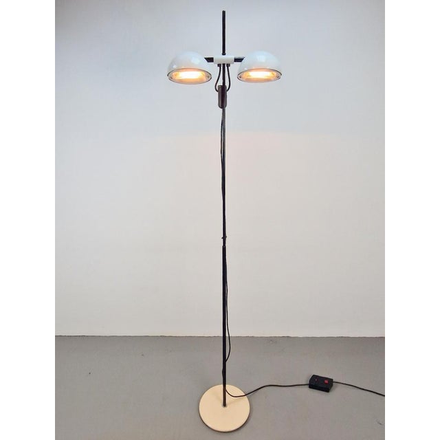 Vintage valenti milano floor lamp design '70 italy white valenti milano lamp, 1970s italy this is an elegant piece of...