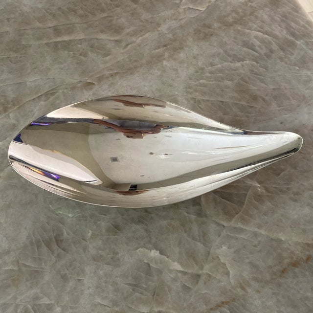 Mid-Century Modern, Futurist design high quality silver-plated Reed & Barton decorative bowl.Marked on underside.