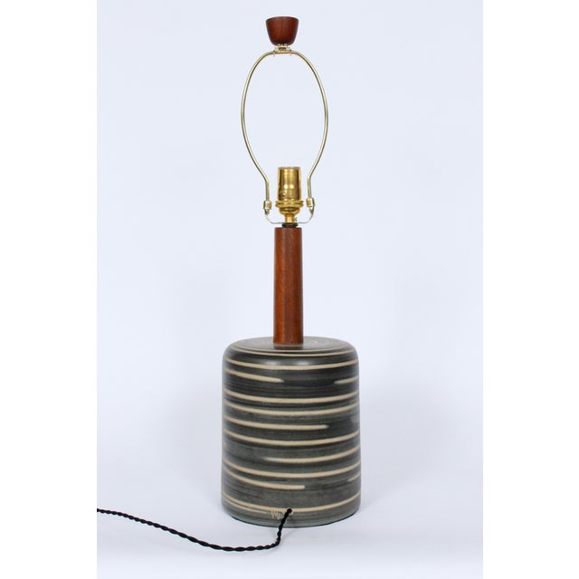 Olive Jane & Gordon Martz Olive & Tan Banded Pottery Table Lamp For Sale - Image 8 of 13