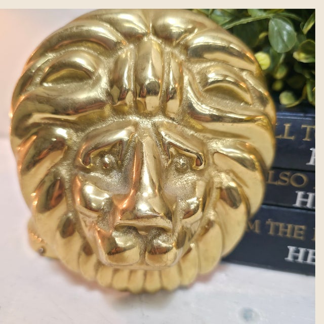 Pair of Solid Brass Lion Head Curtain Tiebacks – Hollywood Regency Drapery Holdbacks For Sale - Image 6 of 11