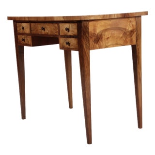 Antique Biedermeier Lady's Writing Desk in Walnut, 1830 For Sale