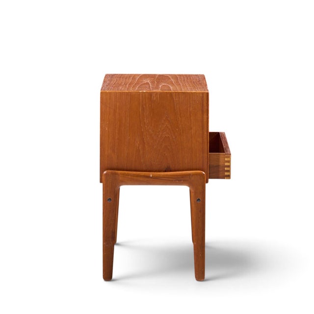 Vamo Sonderborg Arne Vodder for Vamo Sønderborg Mid Century Danish Teak Nightstands - Pair For Sale - Image 4 of 12