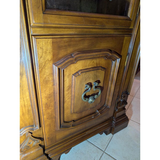 1960s Vintage 1960's John Widdicomb Custom Mediterranean Style China Cabinet For Sale - Image 5 of 12