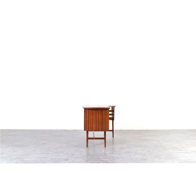 Wood Mid-Century Modern Kidney-Shaped Teak Desk, Denmark, 1960s For Sale - Image 7 of 17
