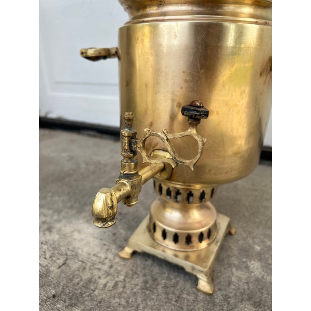 Antique Romanov Era Imperial Russian Tula Samovar – Rare Three-Lion Crest – Brass/Tombac – C. 1890-1910 For Sale - Image 12 of 17