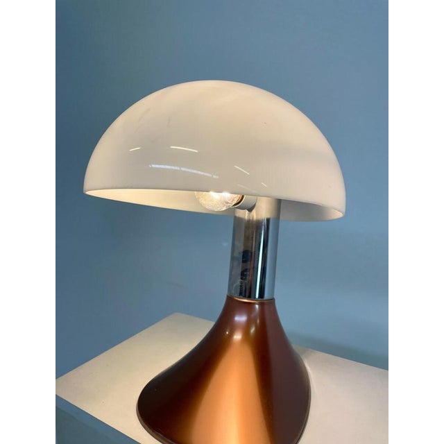 Brown Mid-Century Cobra Table Lamp attributed to Harvey Guzzini, Italy, 1960s For Sale - Image 8 of 9