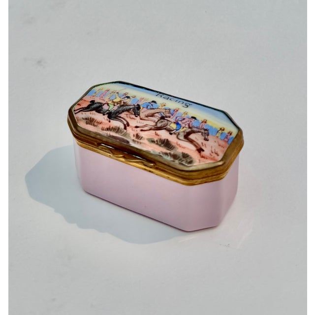 Victorian English Horse Racing Enamel Trinket Box Early 19th Century For Sale - Image 3 of 11