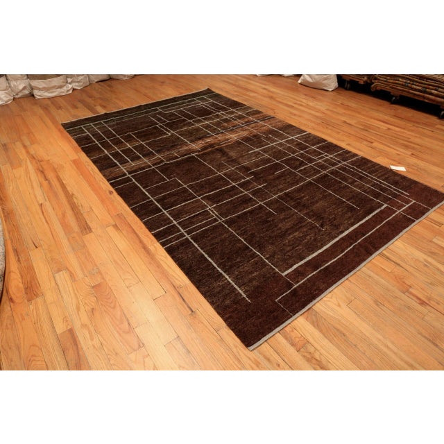 Decorative Modern Transitional Geometric Design Rug, Country of Origin: Pakistan, Circa date: Modern