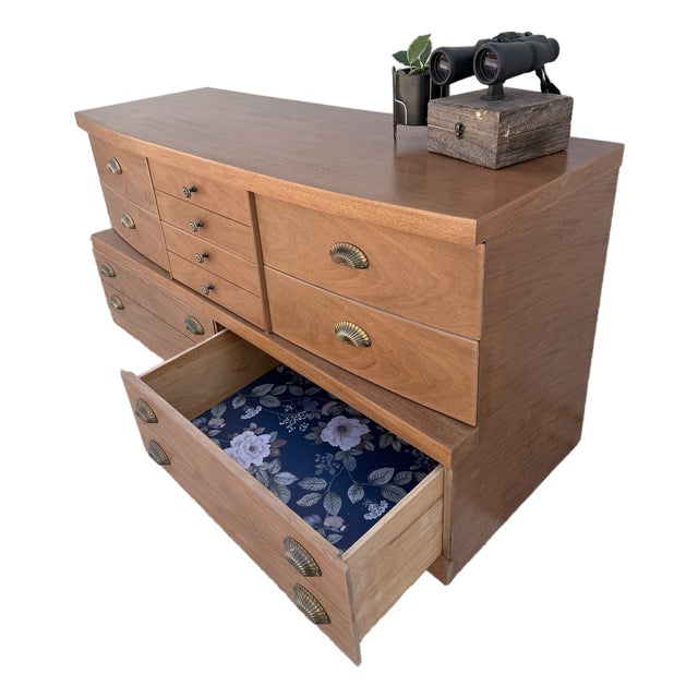 Vintage 1970’s (Bassett) Mid-Century Style Dresser For Sale